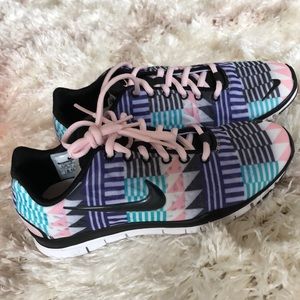 Nike free 5.0 AZTEC print limited edition sz 5.5